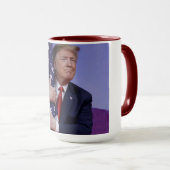 Präsident Trump rügt die amerikanische Flagge Tasse (VorderseiteRechts)