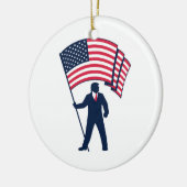 Präsident Trump trägt die Flagge der USA Keramik Ornament (Links)