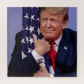 Präsident Trump umarmt die amerikanische Fahne Tru Puzzle