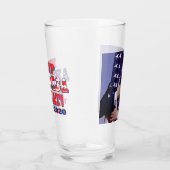 Präsident Trump umarmt die amerikanische Flagge Glas (Rechts)