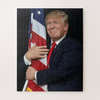 Präsident Trump umarmt die amerikanische Flagge - Puzzle