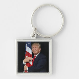 Präsident Trump umarmt die amerikanische Flagge Schlüsselanhänger