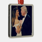 Präsident Trump und Melania tanzen Ornament Aus Metall (Rechts)