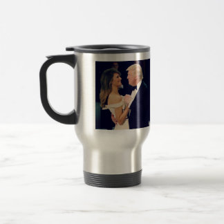 Präsident Trump und Melania tanzen Reisebecher