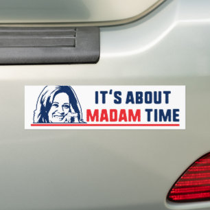 Präsidentin Kamala Harris 2024 Es geht um Frau Zei Autoaufkleber