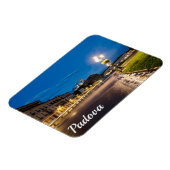 Prato della Valle am Abend in Padova, Italien Magnet (Linke Seite)