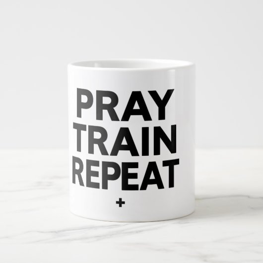 Pray Train Repeat Tasse – Christliche Fitness-Moti (Vorderseite)