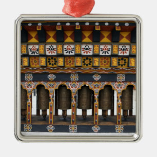 Prayer Wheels in a small public square Silbernes Ornament