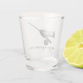 Präzision in jedem Wurf Schnapsglas (Rückseite)