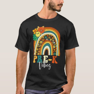 Pre K Vibes Retro Groovy Rainbow Teacher Zurück zu T-Shirt