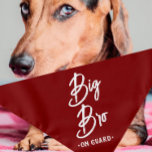 Pregnancy Announction Guard Bandana | Big Bro Red Halstuch<br><div class="desc">Klein oder groß,  kann dieses Haustierbandana für Hunde oder Katzen verwendet werden. Minimal,  modern und individuell mit dem Namen Ihres Haustieres. Was ist niedlich,  als eine Schwangerschaft anzukündigen,  als mit Ihrem Pelzkind 🥰 Alle Texte sind anpassbar ↣ klicken Sie einfach auf den Button "Personalisieren".</div>