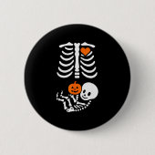 Pregnant Skeleton Baby Bump Funny Halloween Tee Button (Vorderseite)