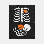 Pregnant Skeleton Baby Bump Funny Halloween Tee Fleecedecke (Vorderseite)