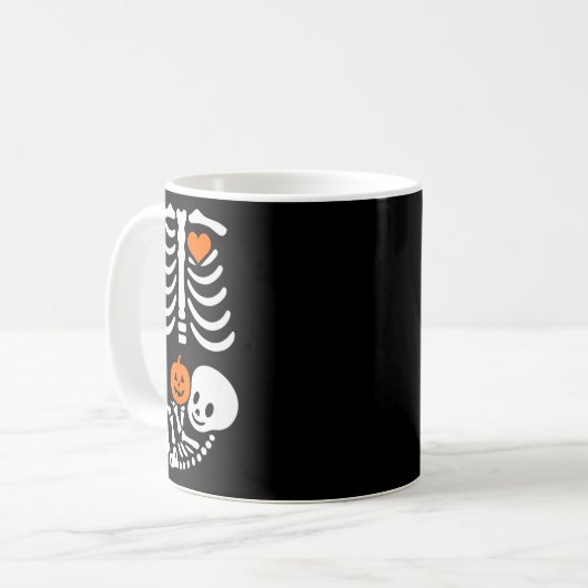 Pregnant Skeleton Baby Bump Funny Halloween Tee Kaffeetasse (Vorderseite Links)
