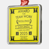 Preis für die Arbeit des Unternehmensteams Ornament Aus Metall (Links)