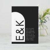 Premium Black Modern Monogram Boho Arch Wedding Einladung (Stehend Vorderseite)