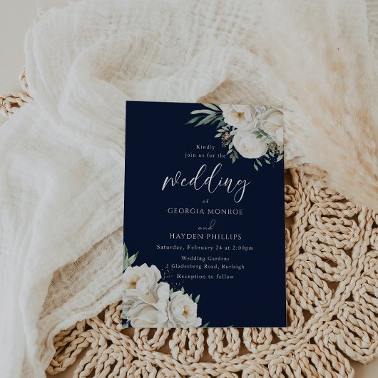 Premium Midnight Navy & White Floral Wedding Einladung