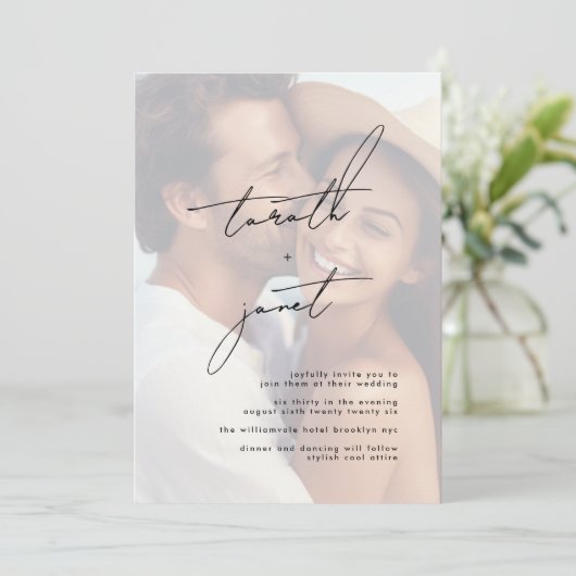 Premium NAMES Stilvolle Black & White Foto Hochzei Einladung (Stehend Vorderseite)