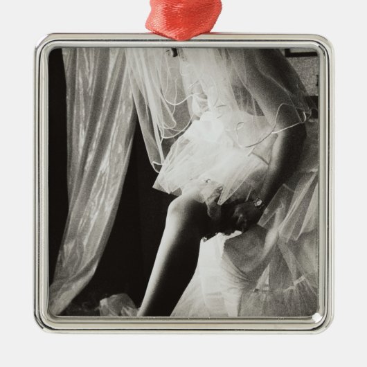 <Preparing> durch Kim Koza Silbernes Ornament (Vorne)