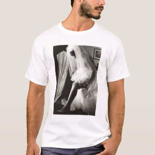 <Preparing> durch Kim Koza T-Shirt