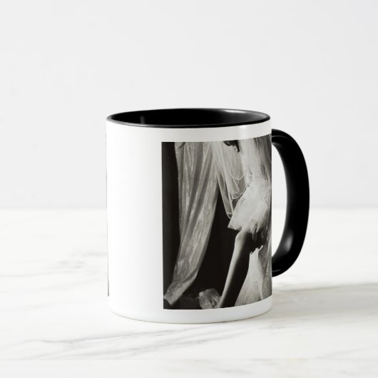 <Preparing> durch Kim Koza Tasse (VorderseiteRechts)