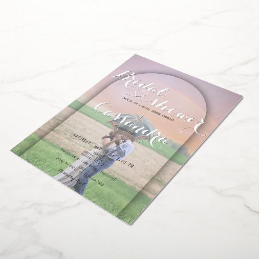 Preppy Arch Handgeschriebenes Heart Foto Brautpart Folieneinladung (Gedreht)