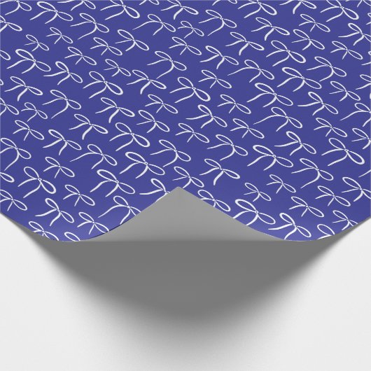 Preppy Blue and White Simple Bows Pattern Geschenkpapier (Ecke)