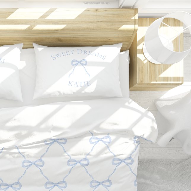 Preppy Blue Bow Sweet Dreams Dekokissen (Matching pillow and duvet cover)