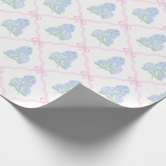 Preppy Blue Hydrangea with Pink Bow Trellis Geschenkpapier (Ecke)