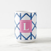 Preppy Blue Trellis Bamboo Muster Monogram Kaffeetasse (Mittel)