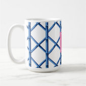 Preppy Blue Trellis Bamboo Muster Monogram Kaffeetasse (Links)