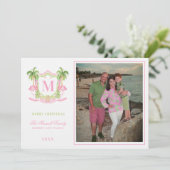 Preppy Christmas Flamingo Wappen Monogram Einladung (Stehend Vorderseite)