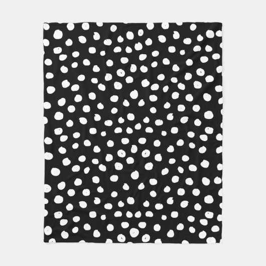 Preppy Dots Moderne Schwarz-weiße Druckpunkte Fleecedecke (Vorderseite)