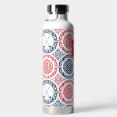Preppy Golf Damask – Balls & Clubs - Red & Navy Trinkflasche (Rechts)