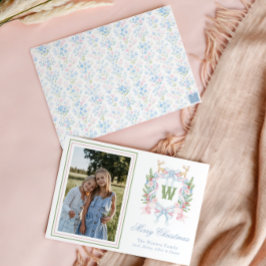 Preppy Grandmillennial Christmas Monogram Wappen Feiertagskarte