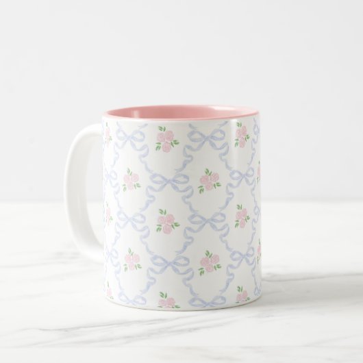 Preppy Grandmillennial Coquette Preppy Floral Zweifarbige Tasse (Vorderseite Links)
