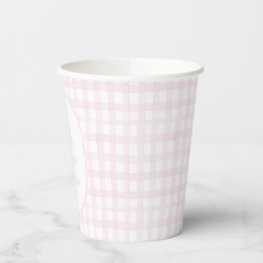 Preppy Grandmillennial Dolly and Me Pink Gingham Pappbecher (Links)