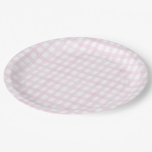 Preppy Grandmillennial Dolly and Me Pink Gingham Pappteller (Schrägansicht)