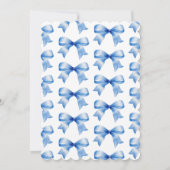 Preppy Grandmillennial Preppy Floral Blue Bows Einladung (Rückseite)