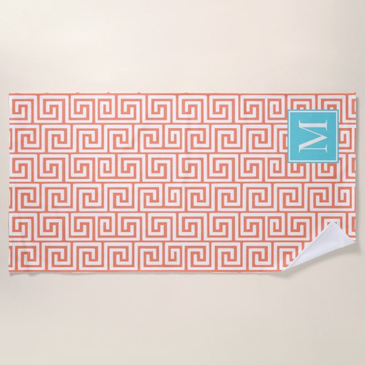 Preppy Greek Key Monogram – Coral & Turquoise Strandtuch (Vorderseite)