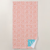 Preppy Greek Key Monogram – Coral & Turquoise Strandtuch (Vorderseite)