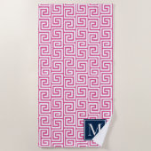 Preppy Greek Key Monogram – Hot Pink & Navy Strandtuch (Vorderseite)
