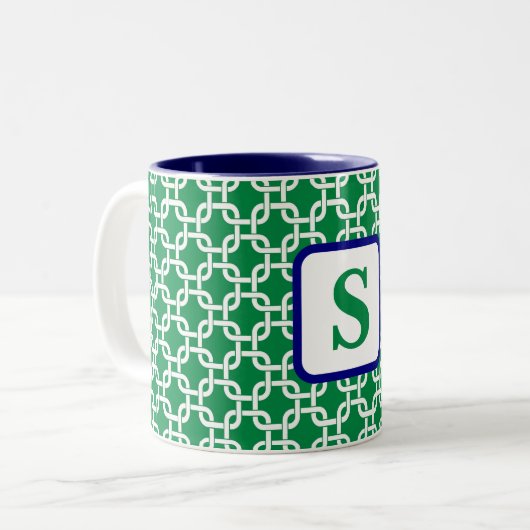 Preppy Green White Link Pattern Navy Monogram Zweifarbige Tasse (Vorderseite Links)
