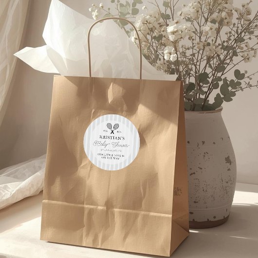 Preppy Grey Tennis Theme Chic Baby Shower Runder Aufkleber