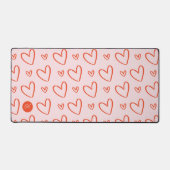 Preppy herzen in rosa und rot mit Monogramm Initia Schreibtischunterlage (Vorderseite)