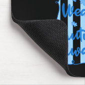Preppy im April trägt blaues Autismus-Bewusstsein Mousepad (Ecke)