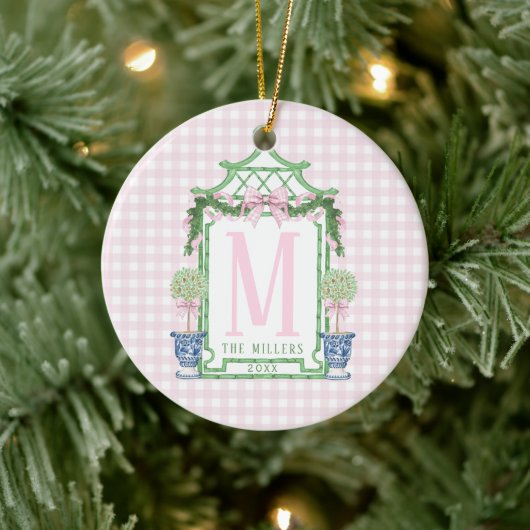 Preppy Monogram Pagoda mit Pink Gingham Bow Keramik Ornament (Baum)