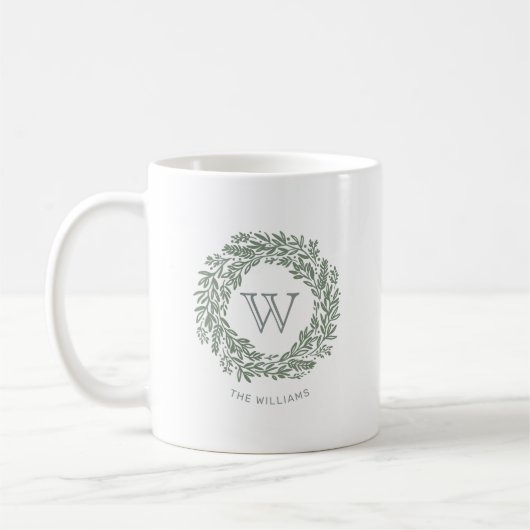 Preppy Monogram Sage Green Kranz Kaffeetasse (Links)