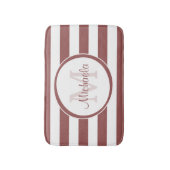 Preppy Monogram und Brosy Rosy Brown Streifen Badematte (Vorderseite Vertikal)