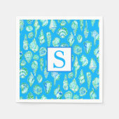 Preppy-Muscheln auf Blue Monogram Seaside Serviette (Vorderseite)